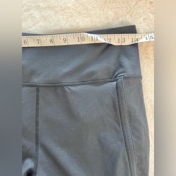 Free People Movement Infinity Crop Cutout Leggings in black Size Large - Picture 8 of 11